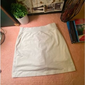 X SMALL J CREW WHITE SPORT SKIRT